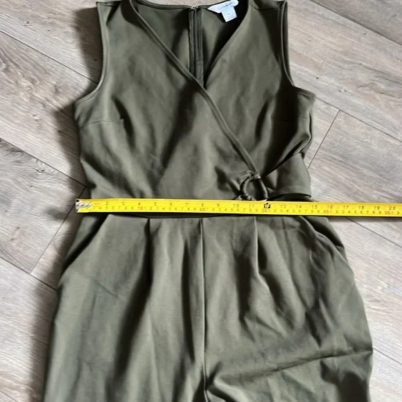 Liz Claiborne Green V-Neck Jumpsuit - Picture 12 of 15